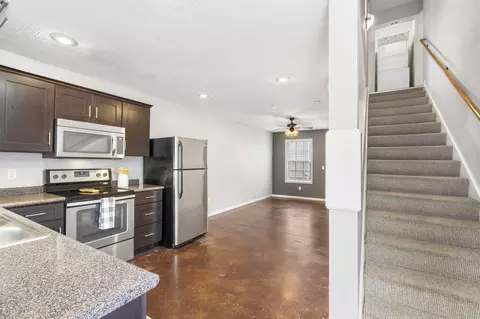 Entry Way - 311 S Hampton Ave, Springfield, MO 65806 photo 1 of 1