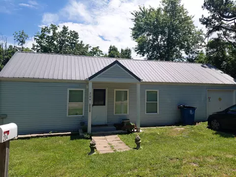 204 N Olive St, Conway, MO 65632