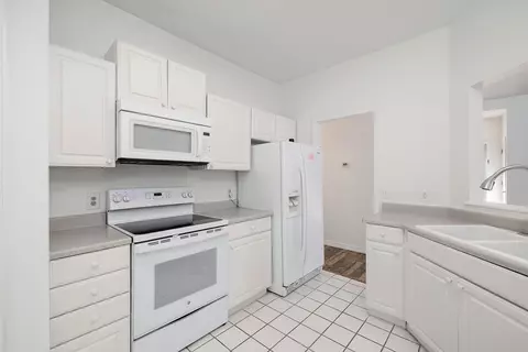 Kitchen - 420 Amanda Rd, Ridgedale, MO 65739 photo 1 of 5