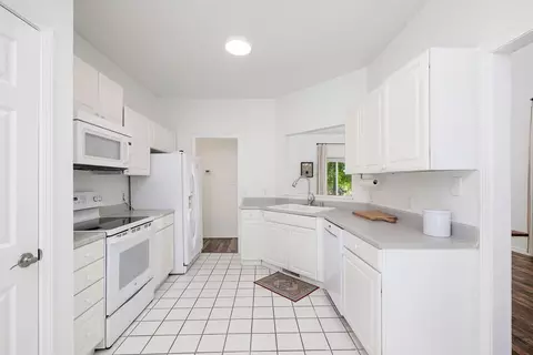 Kitchen - 420 Amanda Rd, Ridgedale, MO 65739 photo 5 of 5