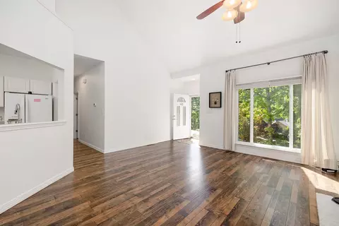 Living - 420 Amanda Rd, Ridgedale, MO 65739 photo 5 of 7