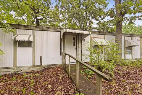 399 Laurel St, Hollister, MO 65672
