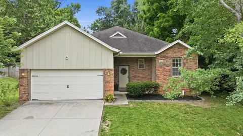 2006 E Samuel J St, Ozark, MO 65721