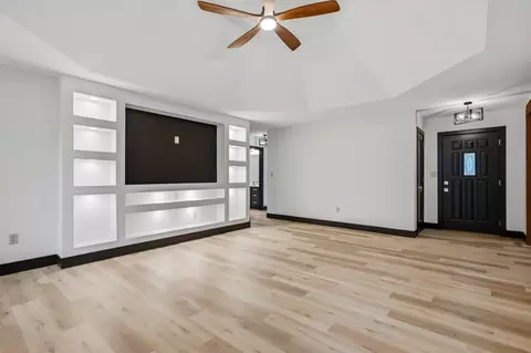 Living - 2310 S Laurel Ave, Springfield, MO 65807 photo 4 of 6