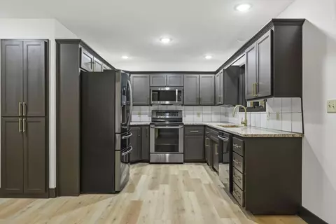Kitchen - 2310 S Laurel Ave, Springfield, MO 65807 photo 1 of 5