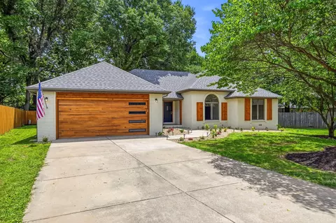 Exterior - 2310 S Laurel Ave, Springfield, MO 65807 photo 7 of 9