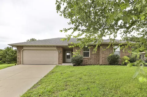 561 S Denver Pl, Bolivar, MO 65613
