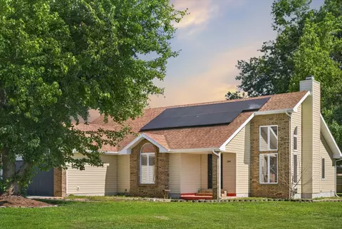 1214 W Verna Ln, Nixa, MO 65714