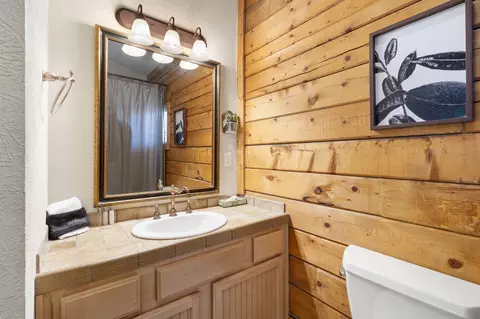 Bath - 141 Rock Candy Ln, Branson, MO 65616 photo 2 of 2
