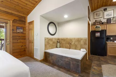 Bedroom - 141 Rock Candy Ln, Branson, MO 65616 photo 6 of 6