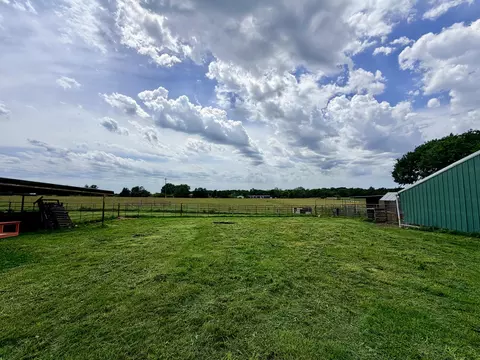 Exterior - 121 S Marshfield Rd, Bruner, MO 65620 photo 5 of 16