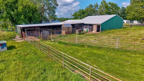 Exterior - 121 S Marshfield Rd, Bruner, MO 65620 photo 4 of 16