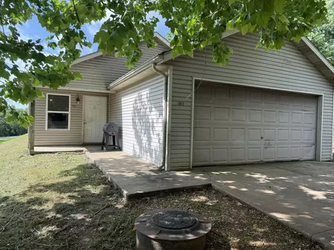 1011 Valley Rd, Merriam Woods, MO 65740