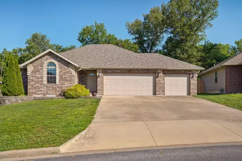4530 W Greenridge St, Springfield, MO 65807