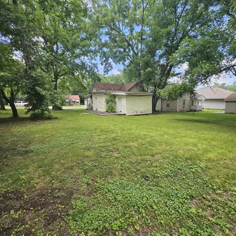 2130 N Travis Ave, Springfield, MO 65803 photo 3