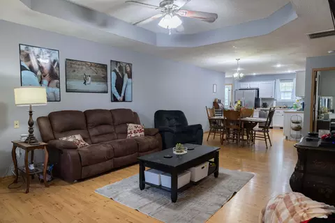 2073 N Elizabeth Ave, Springfield, MO 65803 photo 2