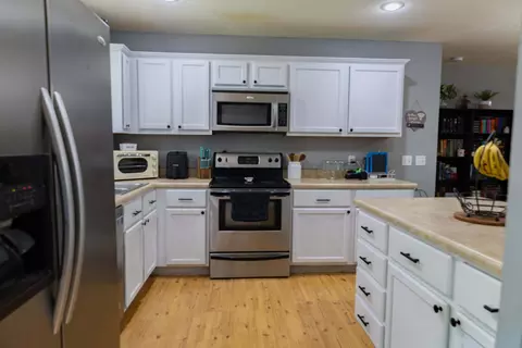 2073 N Elizabeth Ave, Springfield, MO 65803 photo 9