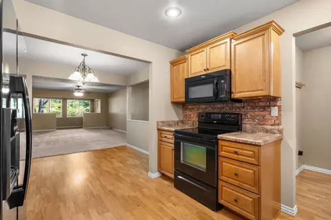 Kitchen - 13 Magnolia Ct, Branson, MO 65616 photo 6 of 6