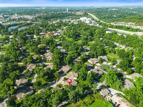 View/Area - 13 Magnolia Ct, Branson, MO 65616 photo 4 of 6