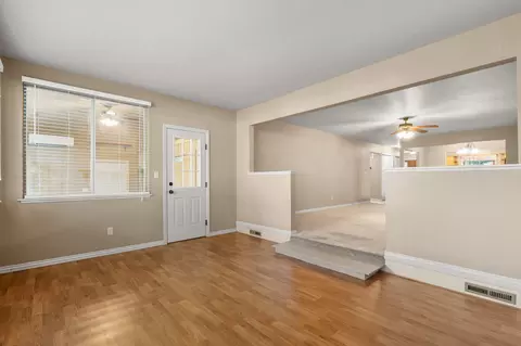 Living - 13 Magnolia Ct, Branson, MO 65616 photo 9 of 10