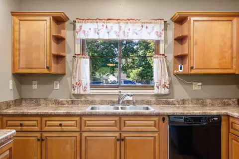 Kitchen - 13 Magnolia Ct, Branson, MO 65616 photo 3 of 6