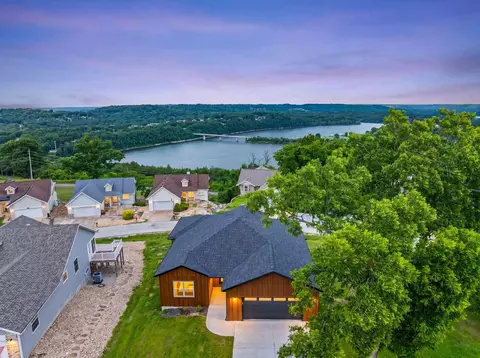 157 S Shining Mountain Dr, Cape Fair, MO 65624