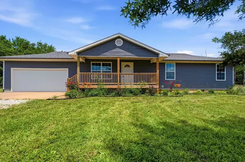 979 E 394th Rd, Bolivar, MO 65613