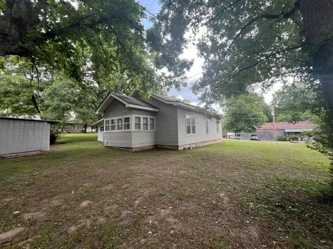 Exterior - 424 Mammoth St, Thayer, MO 65791 photo 2 of 13