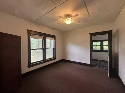 Bedroom - 424 Mammoth St, Thayer, MO 65791 photo 2 of 2