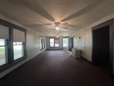 Living - 424 Mammoth St, Thayer, MO 65791 photo 3 of 3