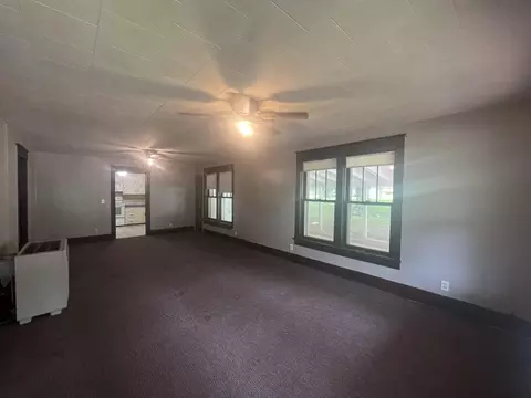 Living - 424 Mammoth St, Thayer, MO 65791 photo 1 of 3