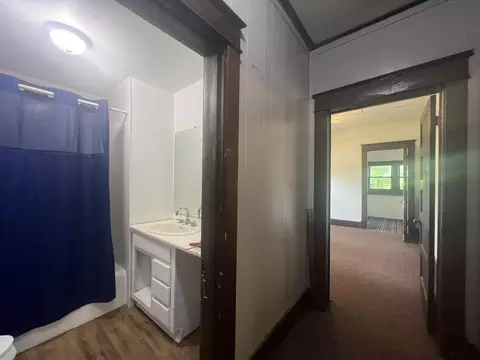 Entry Way - 424 Mammoth St, Thayer, MO 65791 photo 3 of 3