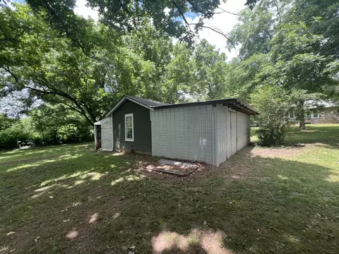 Exterior - 424 Mammoth St, Thayer, MO 65791 photo 8 of 13