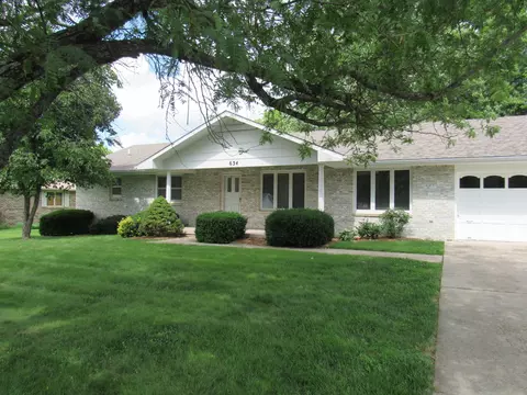 Exterior - 634 N Olive St, Marshfield, MO 65706 photo 5 of 9