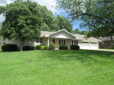 Exterior - 634 N Olive St, Marshfield, MO 65706 photo 6 of 9