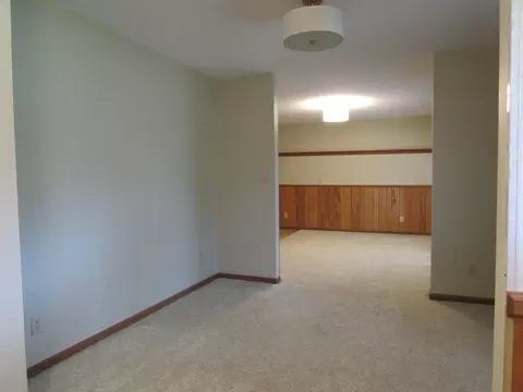 Living - 634 N Olive St, Marshfield, MO 65706 photo 1 of 1
