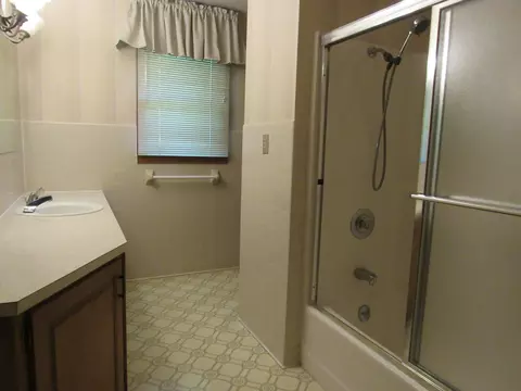 Bath - 634 N Olive St, Marshfield, MO 65706 photo 1 of 2