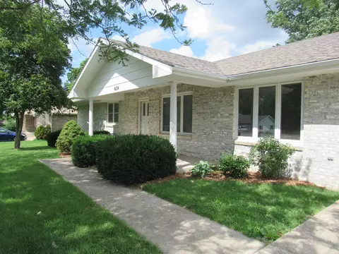 Exterior - 634 N Olive St, Marshfield, MO 65706 photo 2 of 9