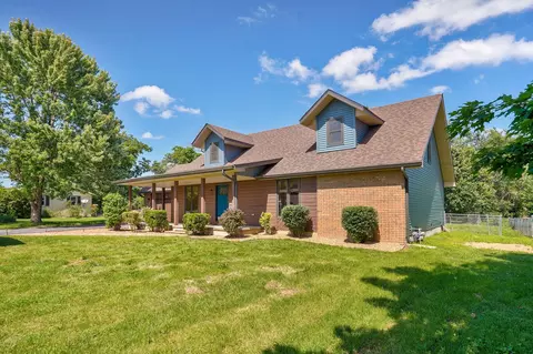 304 N Gregg Rd, Nixa, MO 65714