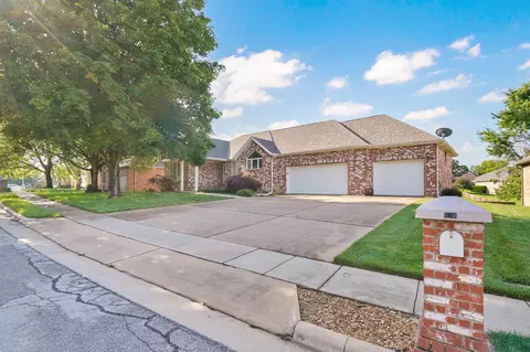 Exterior - 808 W Jackson Ave, Nixa, MO 65714 photo 2 of 12