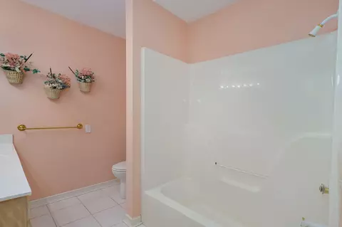 Bath - 808 W Jackson Ave, Nixa, MO 65714 photo 5 of 9