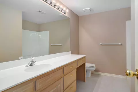 Bath - 808 W Jackson Ave, Nixa, MO 65714 photo 7 of 9