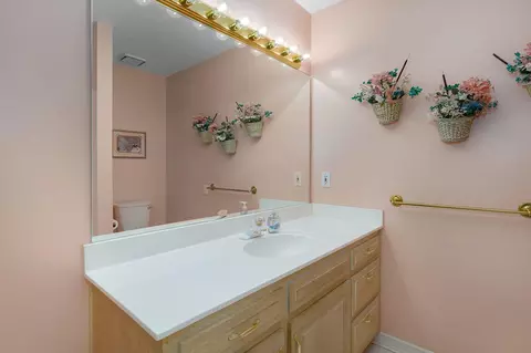 Bath - 808 W Jackson Ave, Nixa, MO 65714 photo 6 of 9