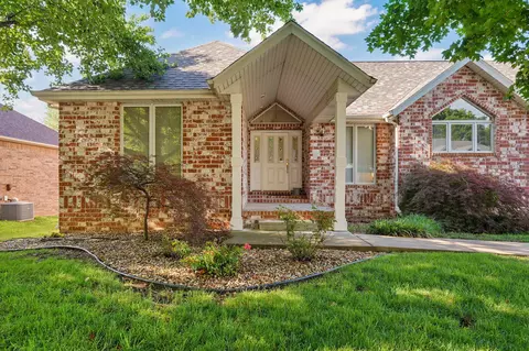 Exterior - 808 W Jackson Ave, Nixa, MO 65714 photo 4 of 12