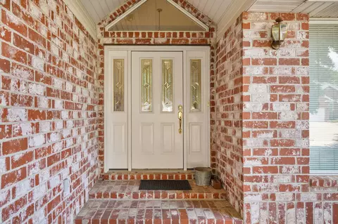 Entry Way - 808 W Jackson Ave, Nixa, MO 65714 photo 1 of 3