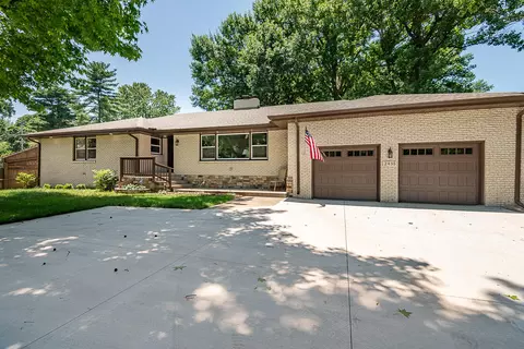 2435 S Brentwood, Springfield, MO 65804