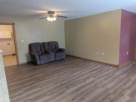 Living - 577 S Canterbury Ln, Nixa, MO 65714 photo 2 of 3
