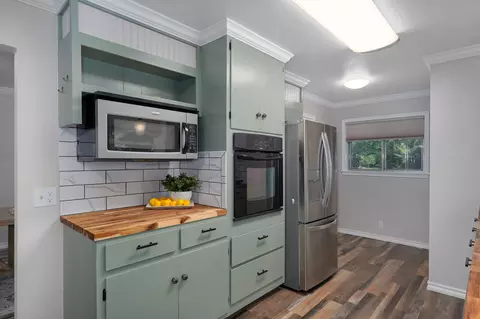 Kitchen - 2736 E Madison St, Springfield, MO 65802 photo 2 of 3