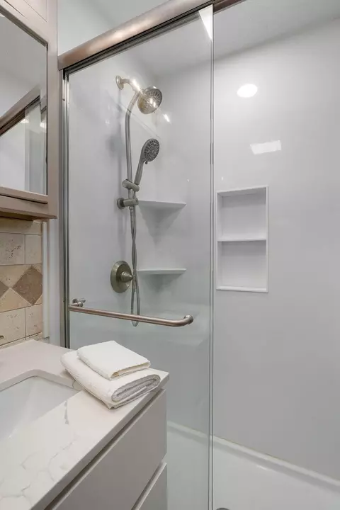 Bath - 2736 E Madison St, Springfield, MO 65802 photo 2 of 3