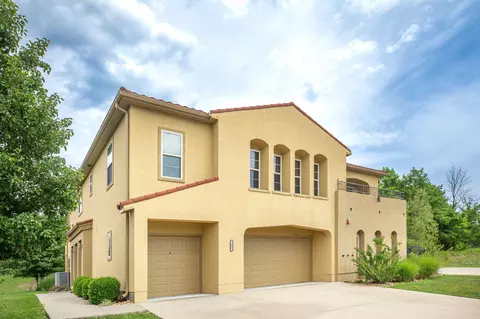 122 E Tuscany Ct #A, Hollister, MO 65672